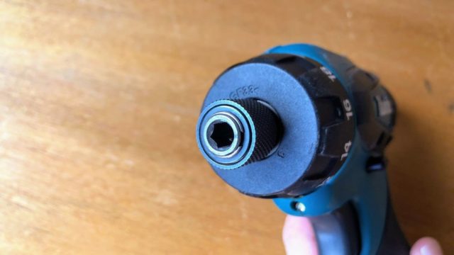 電動ドリルドライバーの差込口
