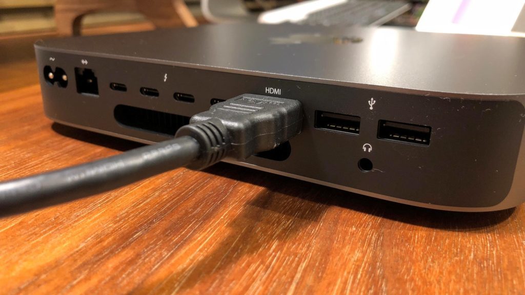 MacにHDMIケーブルを接続