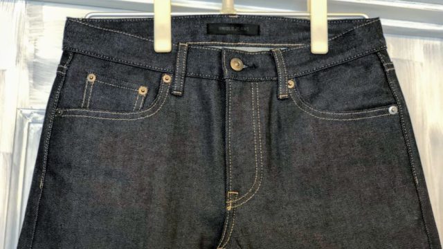 ユニクロのセルビッジデニム 正面アップ